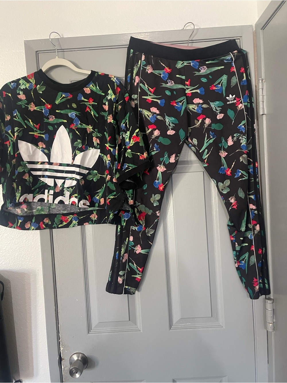 adidas Black Floral Trefoil Crop Sweatshirt & Leggings Set